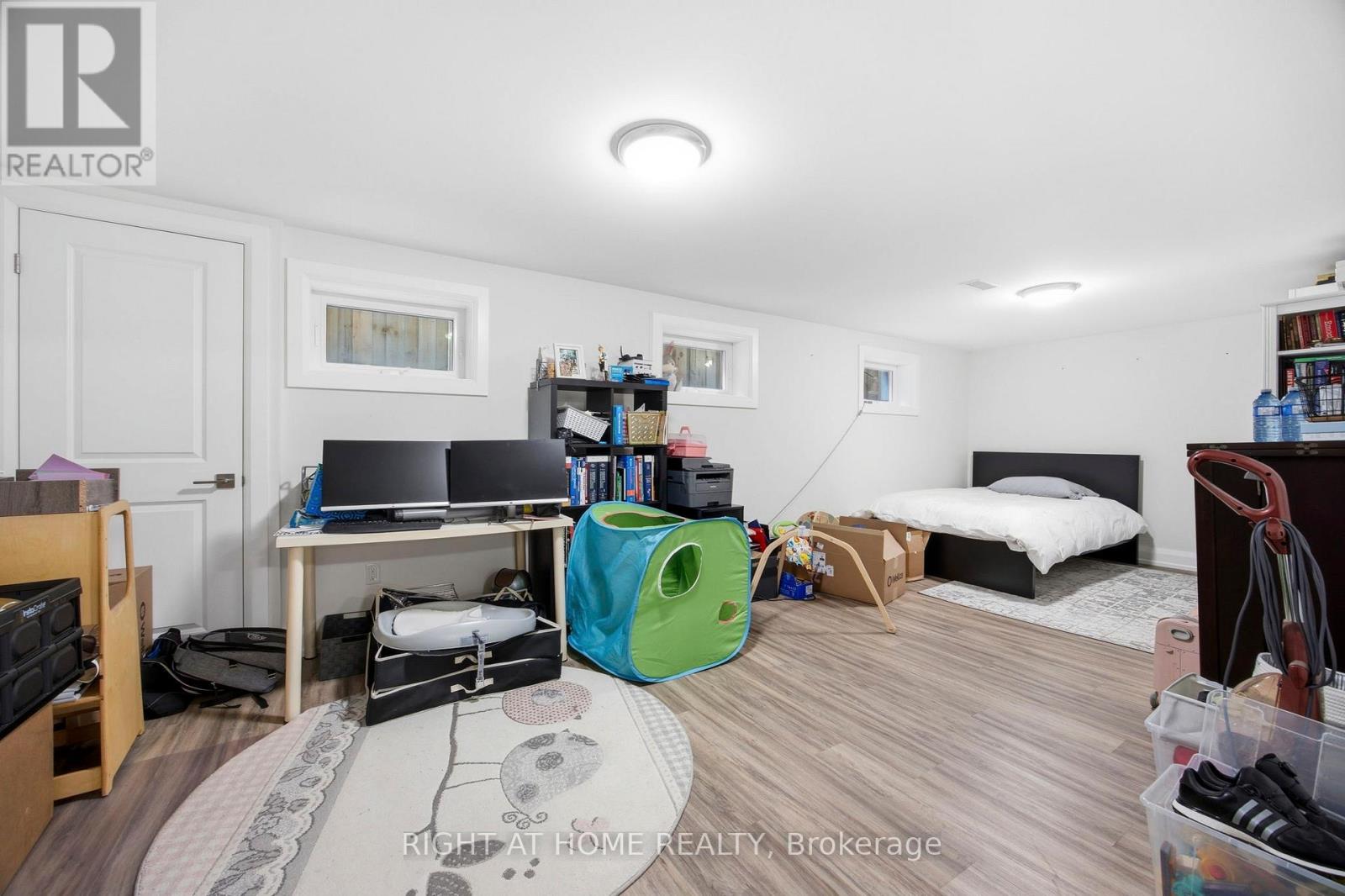 1565 KIPPER AVENUE - 31
