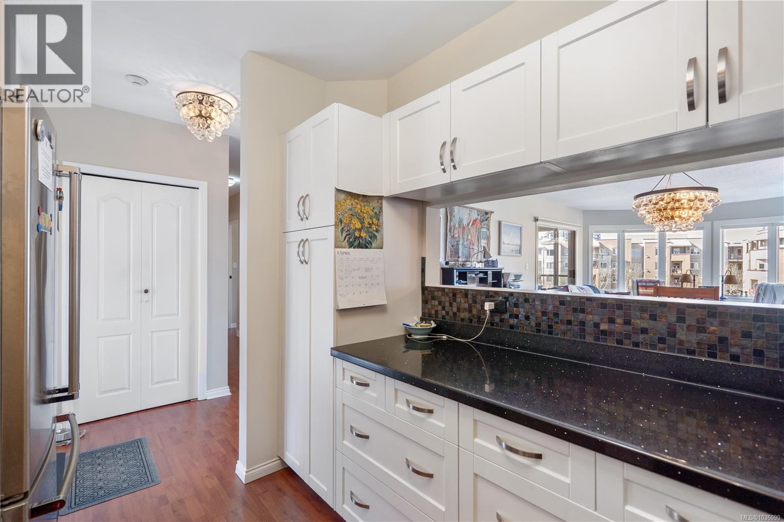 #409 50 Songhees Rd - 16