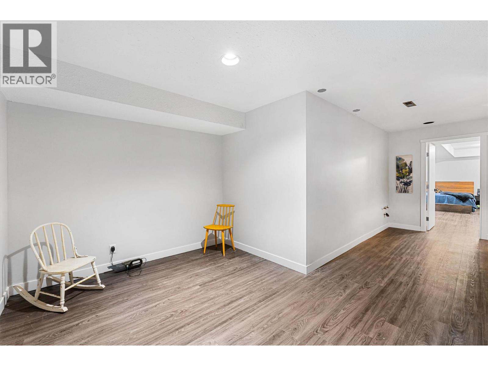 1642 Griffiths Place - 29