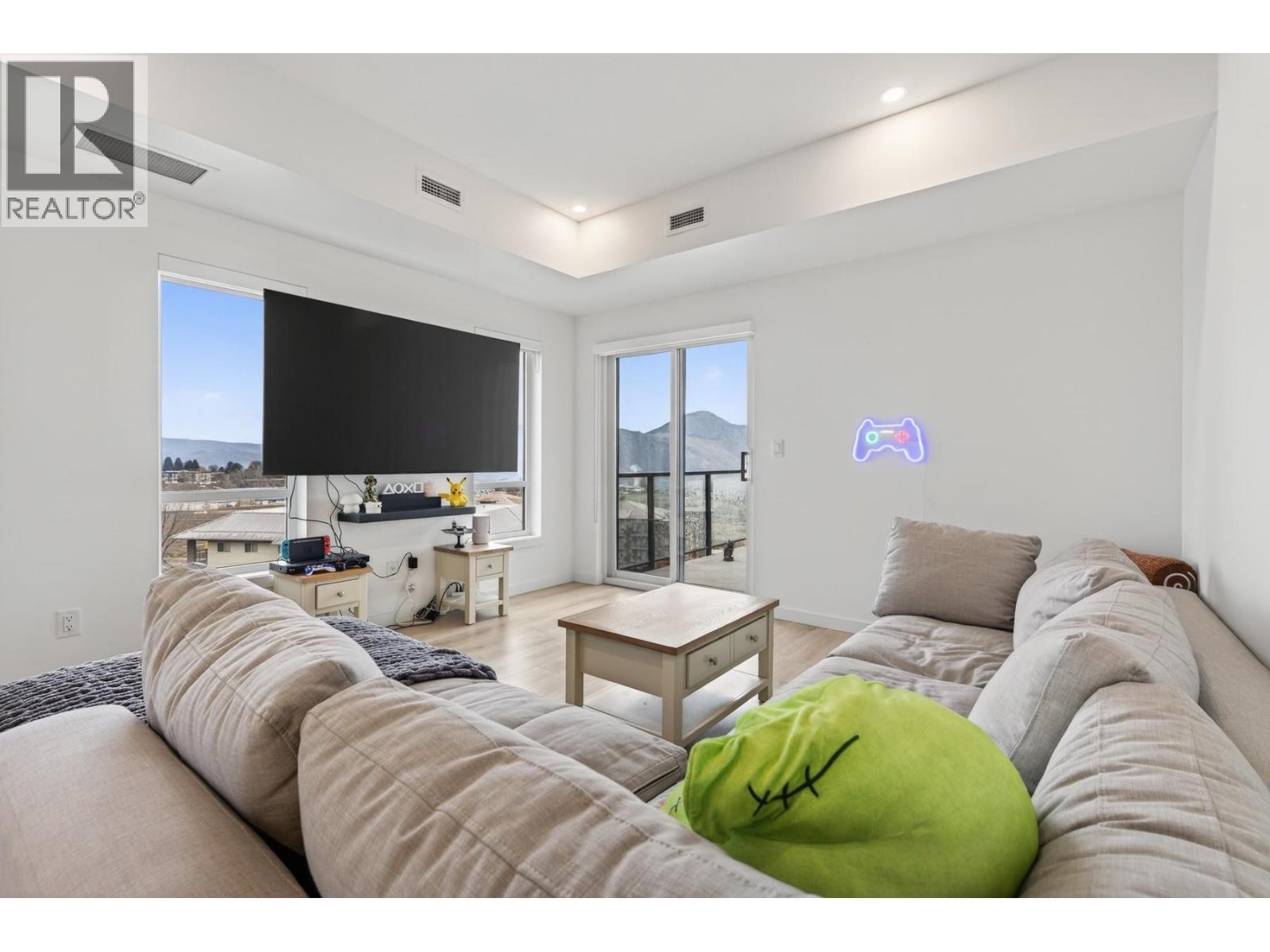 #3405 1405 Springhill Drive - 11
