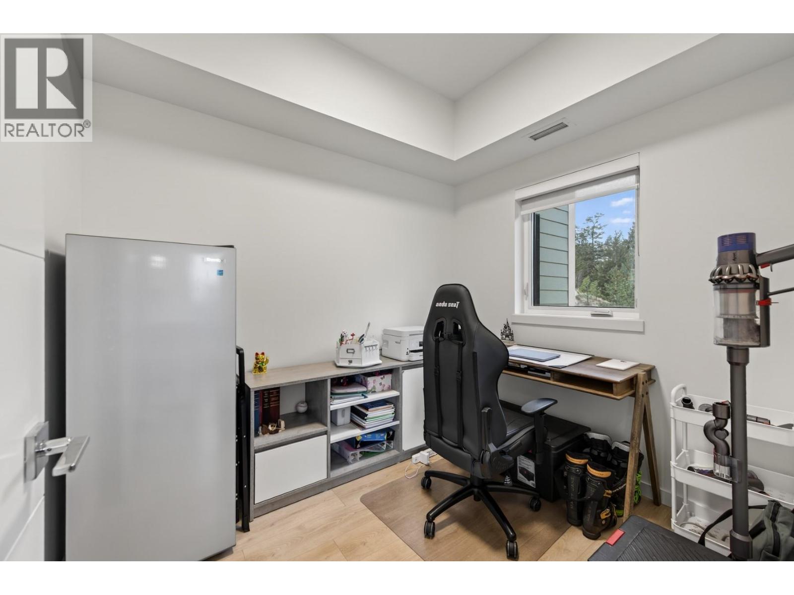 #3405 1405 Springhill Drive - 28