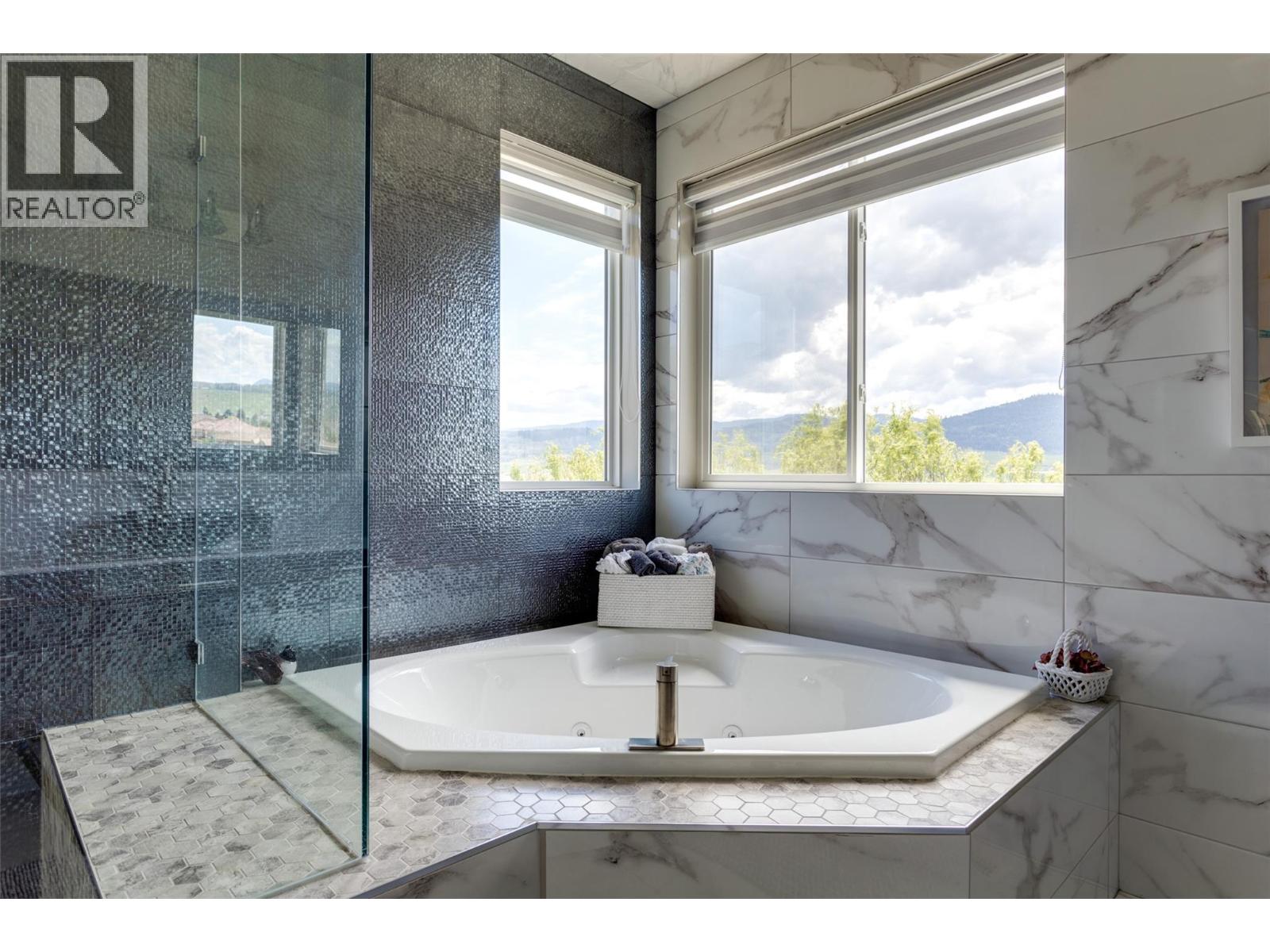 7217 Lakeridge Place, Vernon