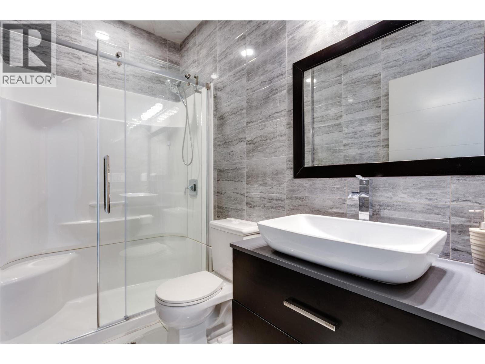 7217 Lakeridge Place, Vernon