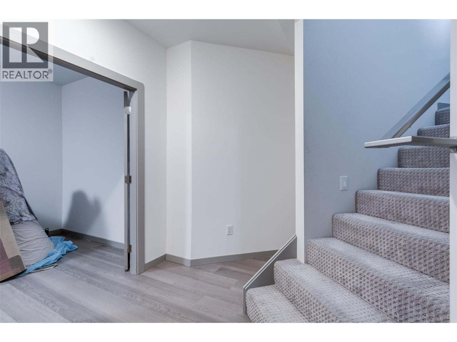 7217 Lakeridge Place, Vernon