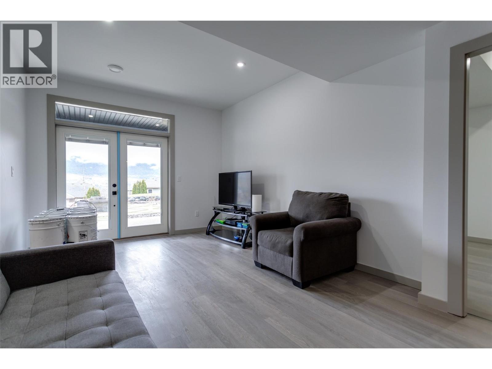 7217 Lakeridge Place, Vernon