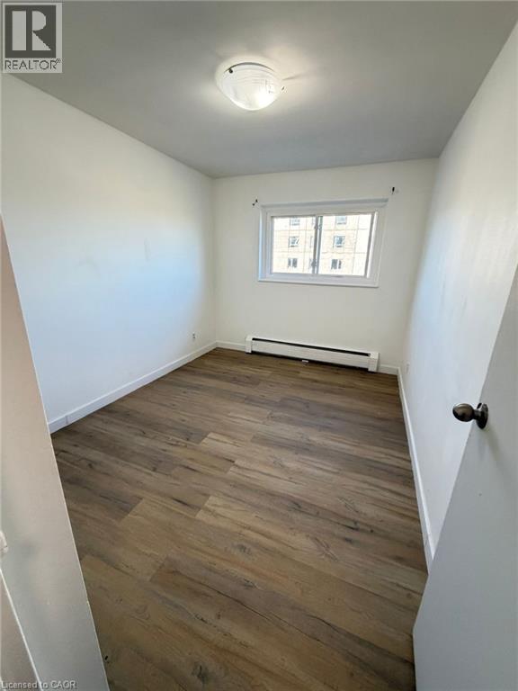 449 HAZEL Street Unit# 7, Waterloo, Ontario, N2L3P7 — Photo 10