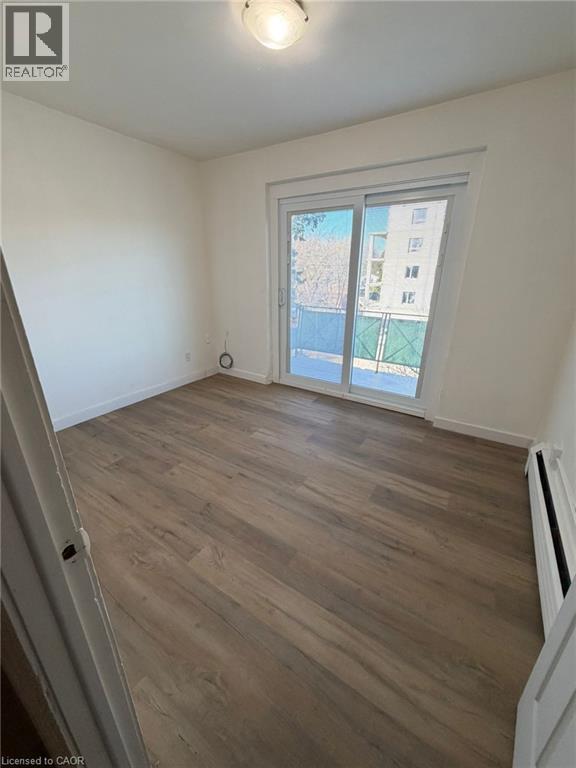 449 HAZEL Street Unit# 7, Waterloo, Ontario, N2L3P7 — Photo 7