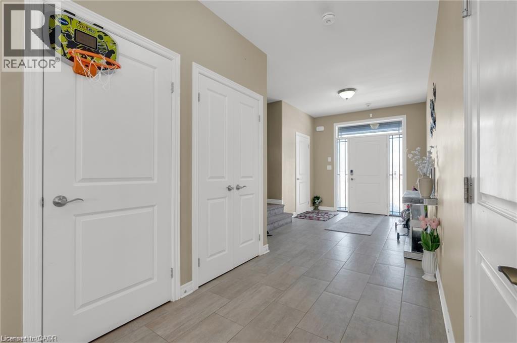 16 PROSPECT Avenue, St. Catharines, Ontario, L2M5K1 — Photo 3