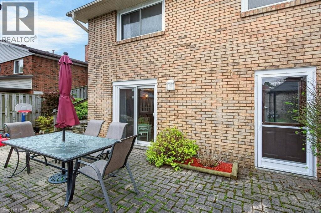 56 BROOKSTREAM Court, Hamilton, Ontario, L8K6J2 — Photo 24