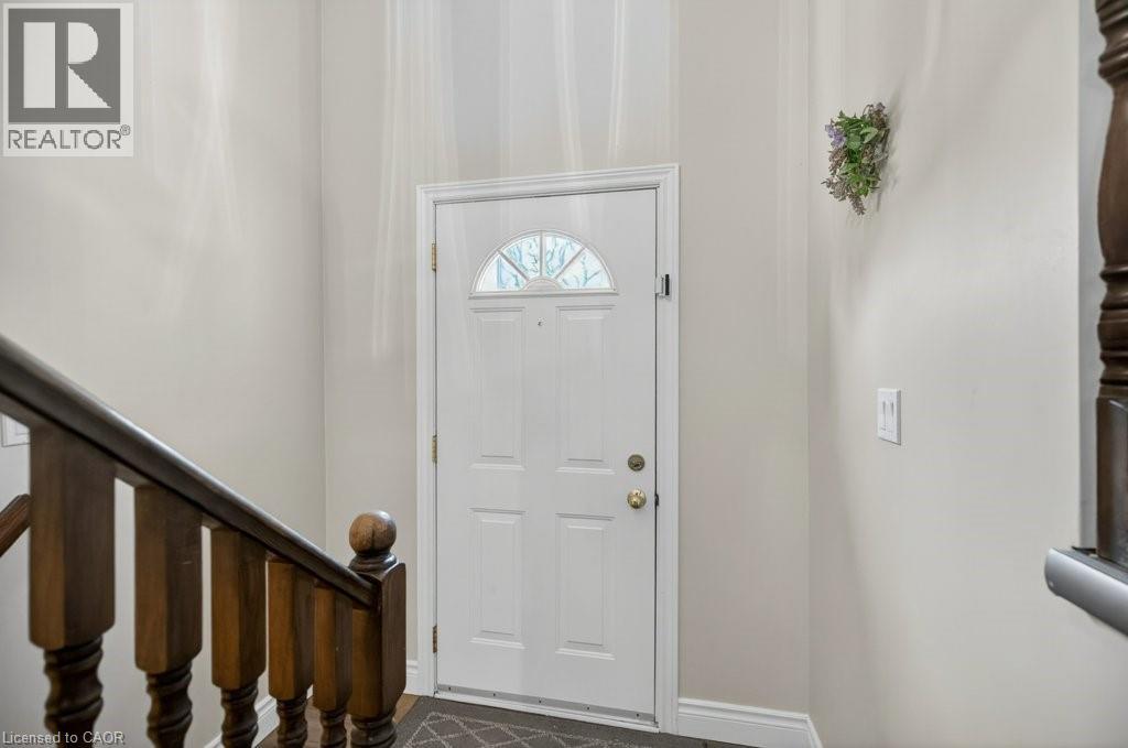 56 BROOKSTREAM Court, Hamilton, Ontario, L8K6J2 — Photo 5