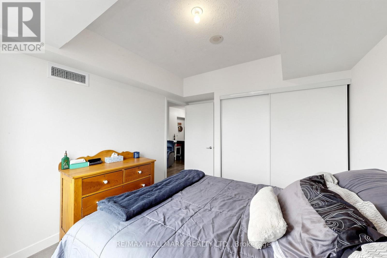 #1119 812 LANSDOWNE AVENUE - 22