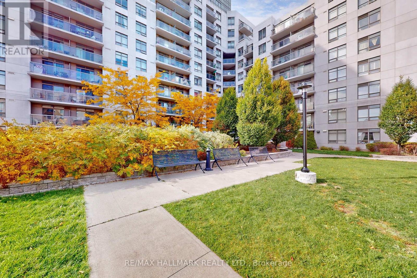 #1119 812 LANSDOWNE AVENUE - 33