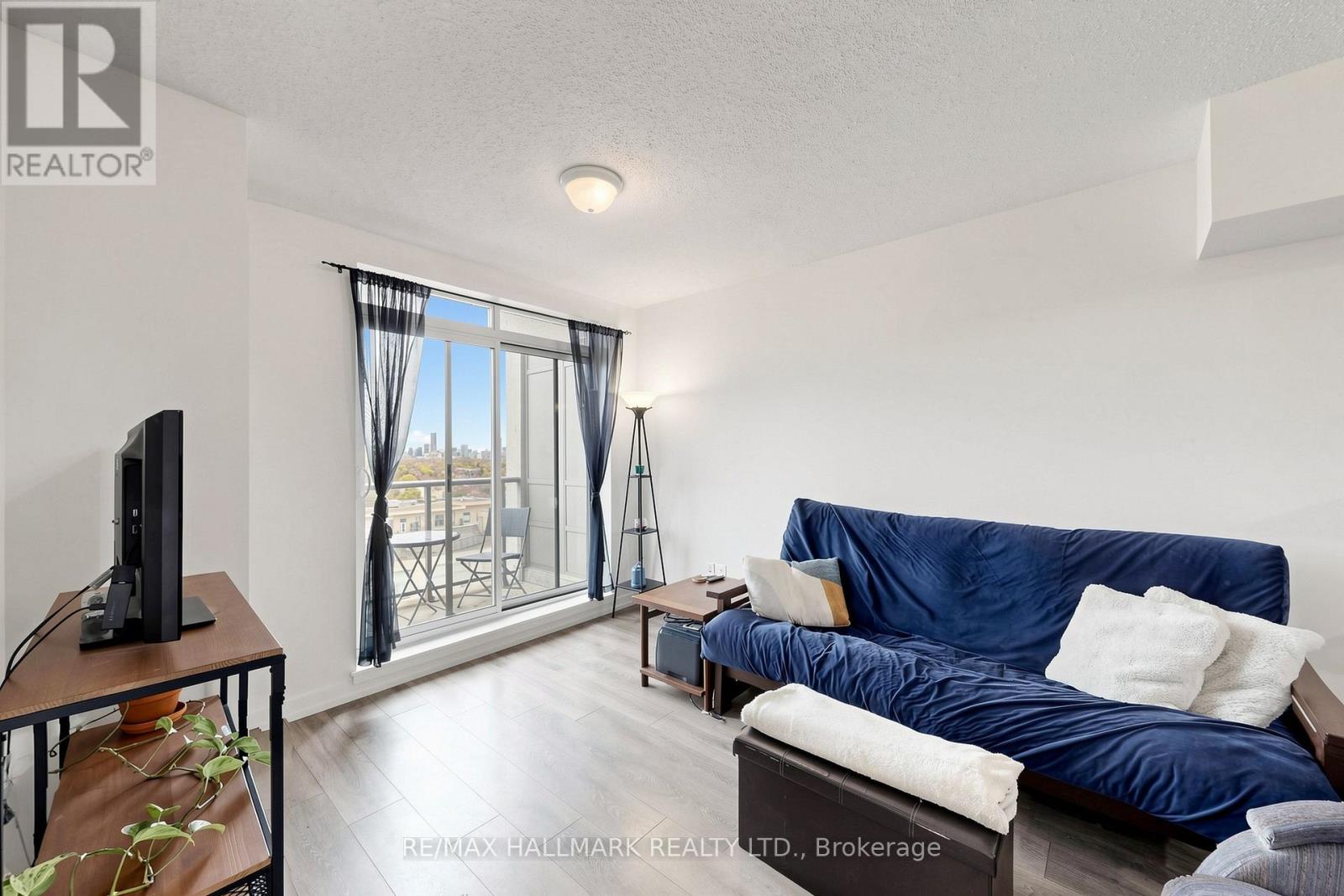 #1119 812 LANSDOWNE AVENUE - 9