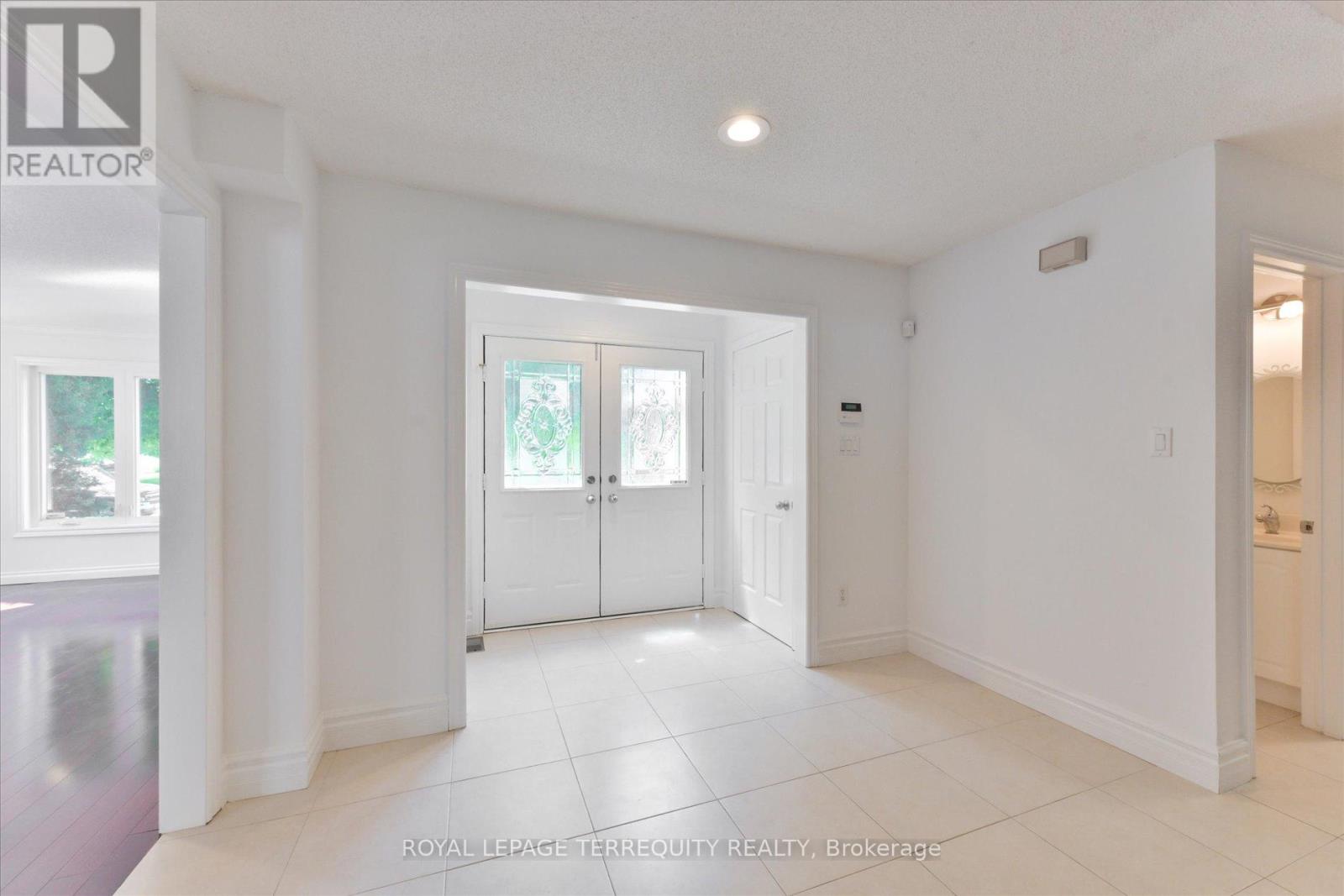 2216 DUNVEGAN AVENUE - 3