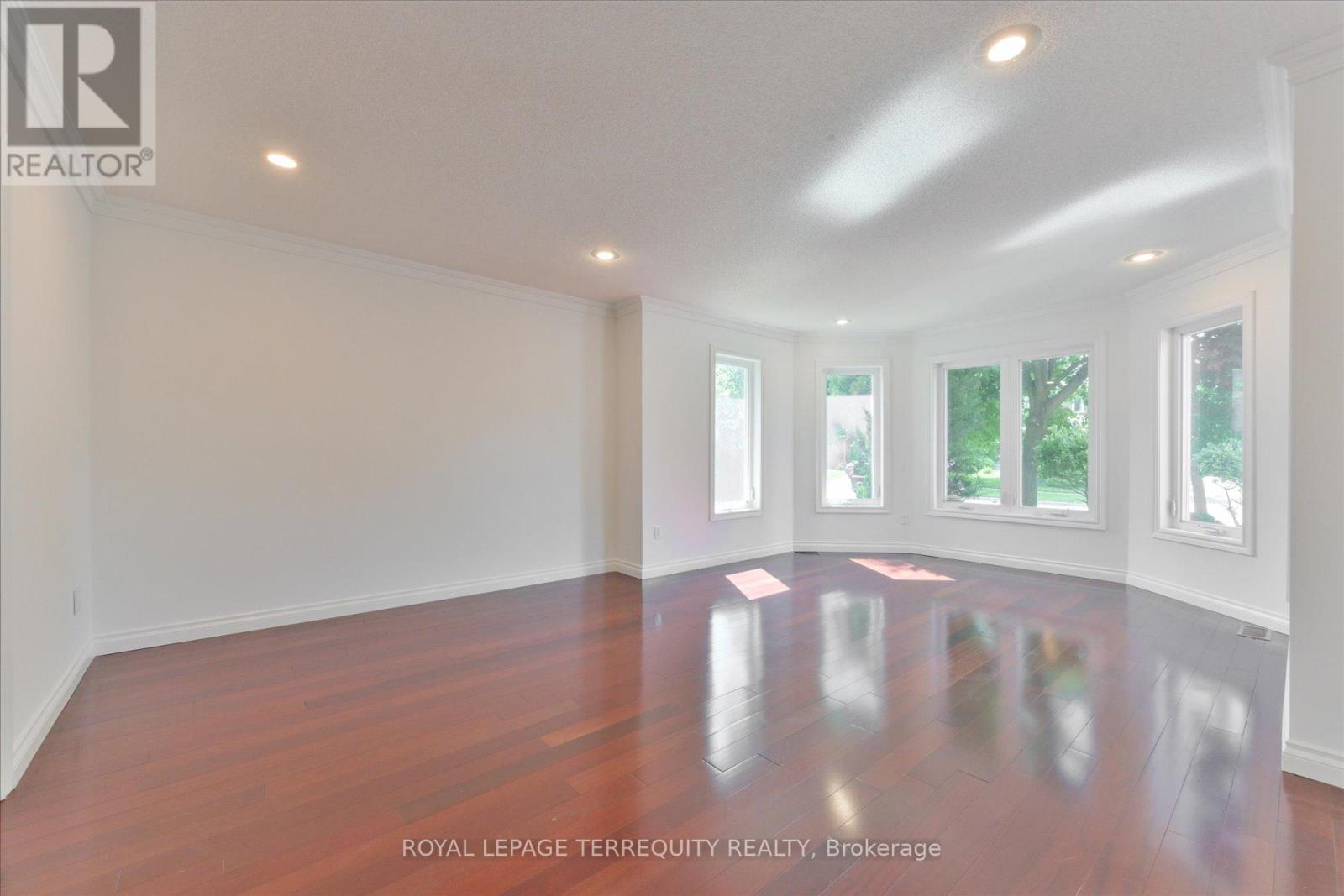 2216 DUNVEGAN AVENUE - 5