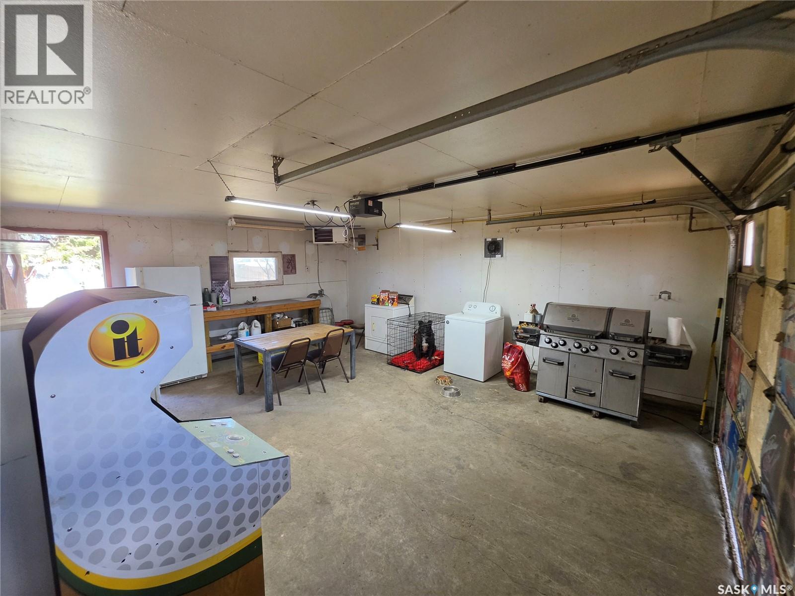 725 2nd AVENUE - 27