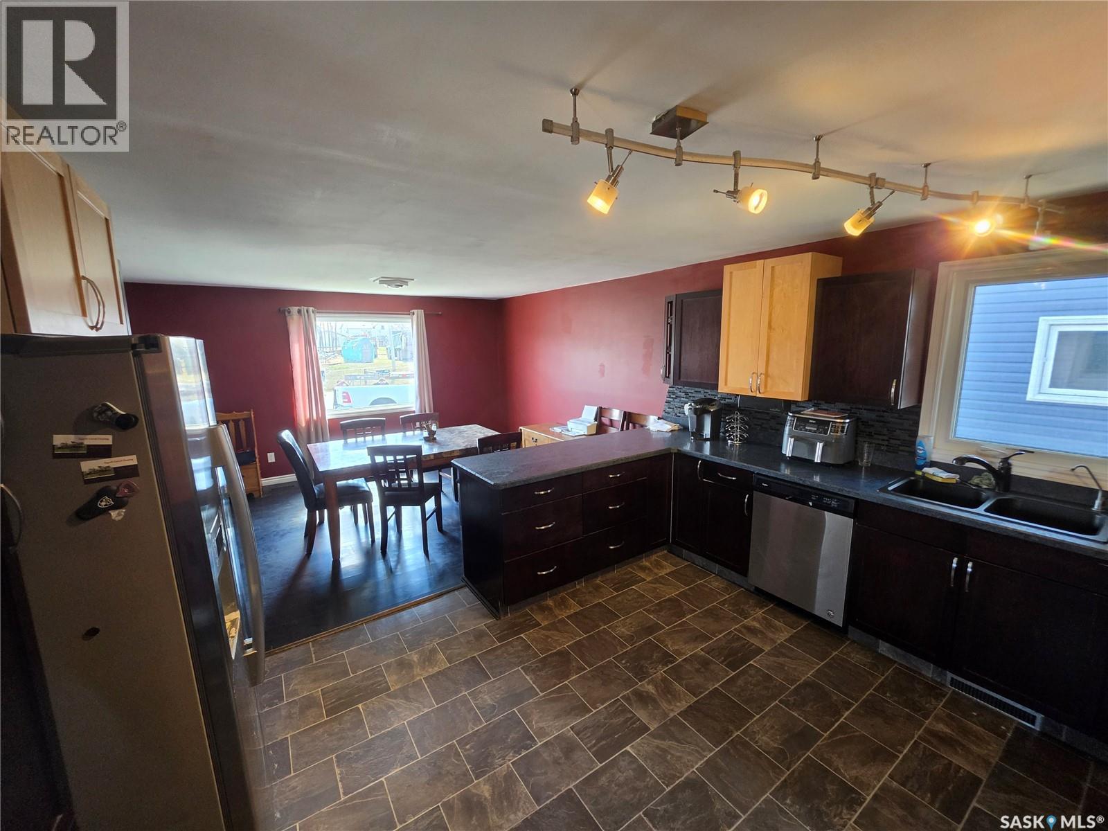 725 2nd AVENUE - 34