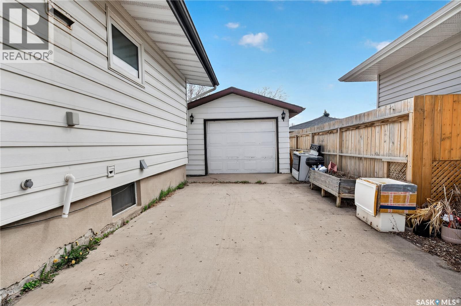 1329 Rupert STREET - 22