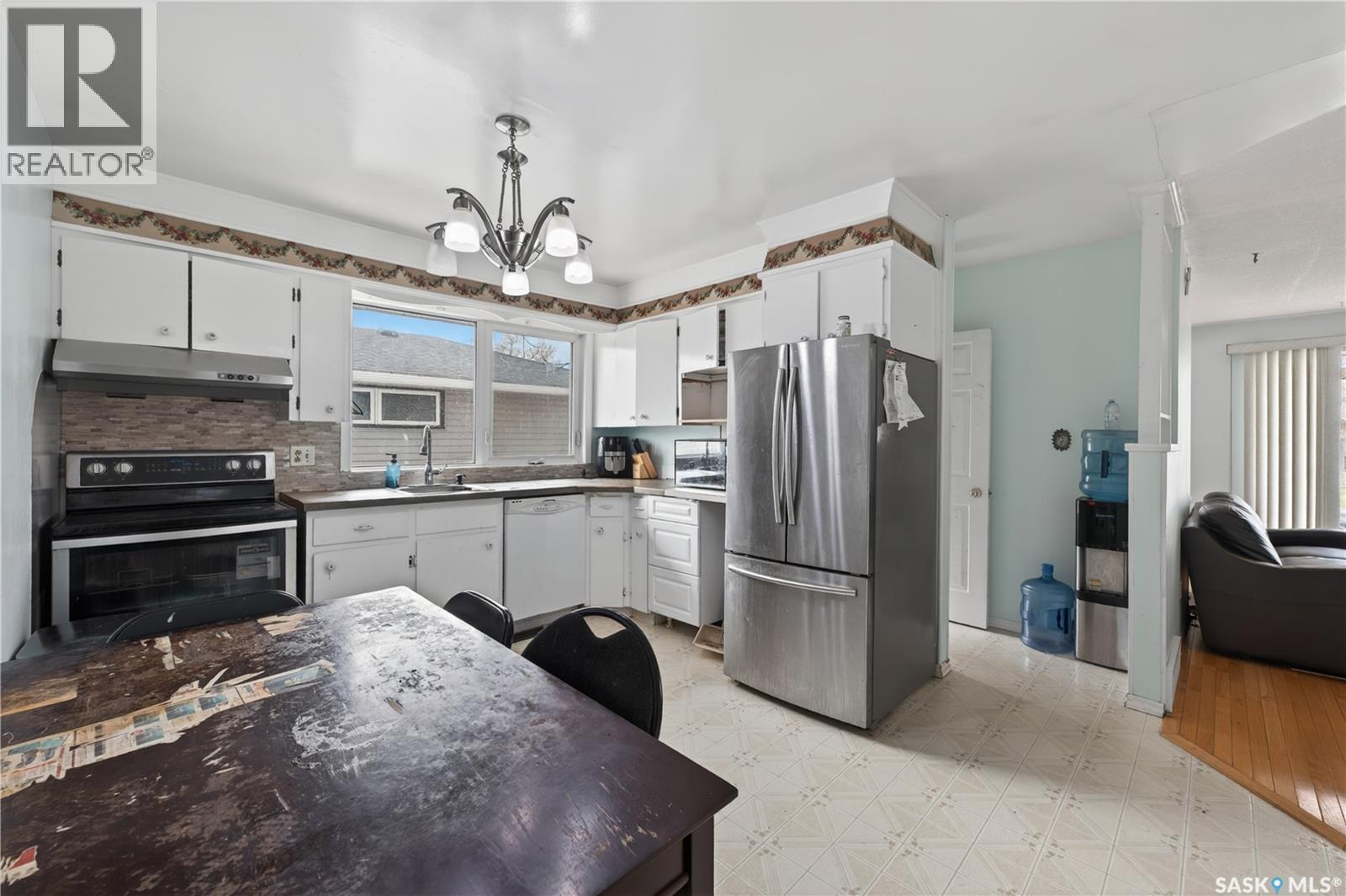 1329 Rupert STREET - 6