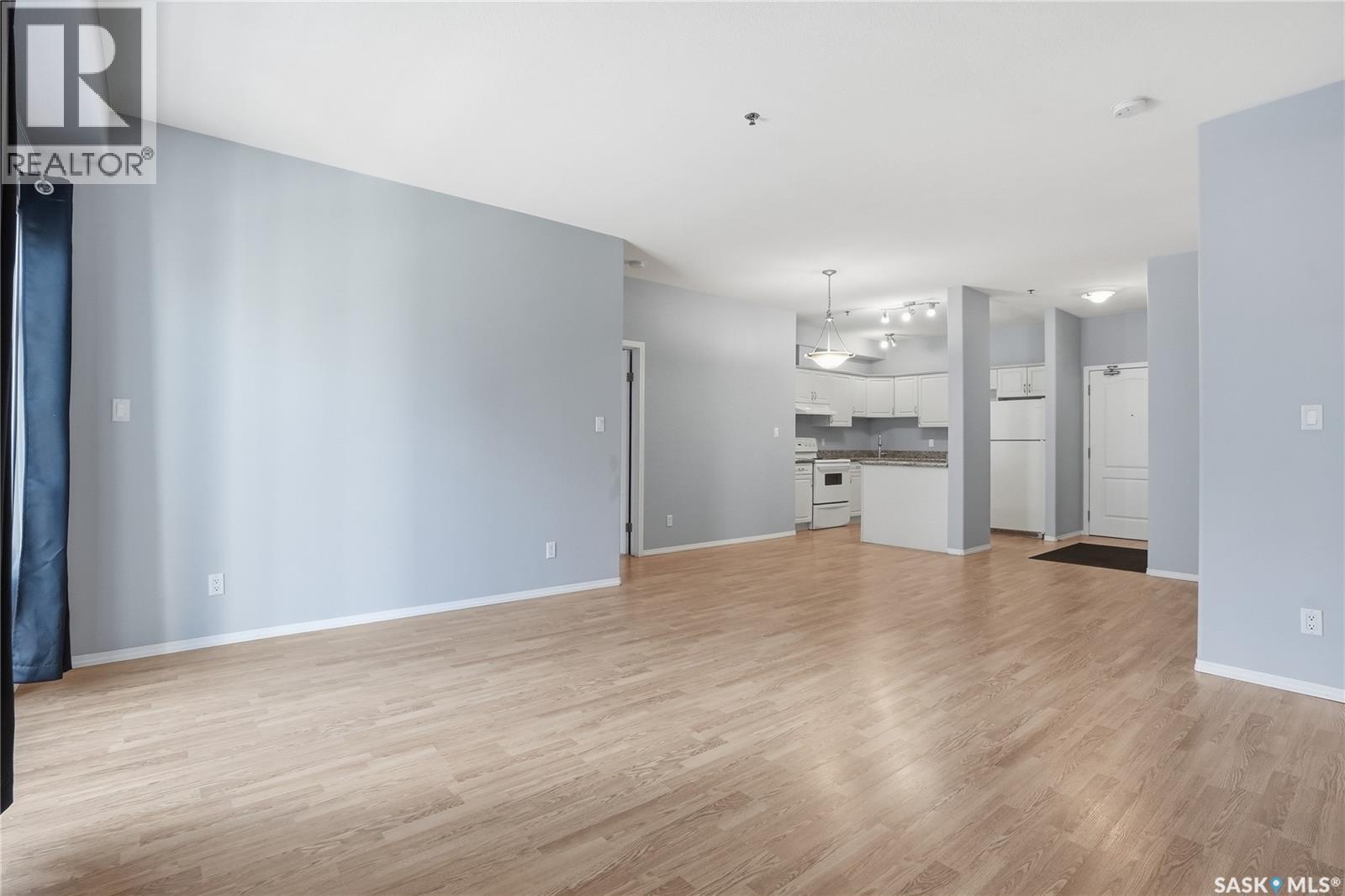 #313 333 Nelson ROAD - 11