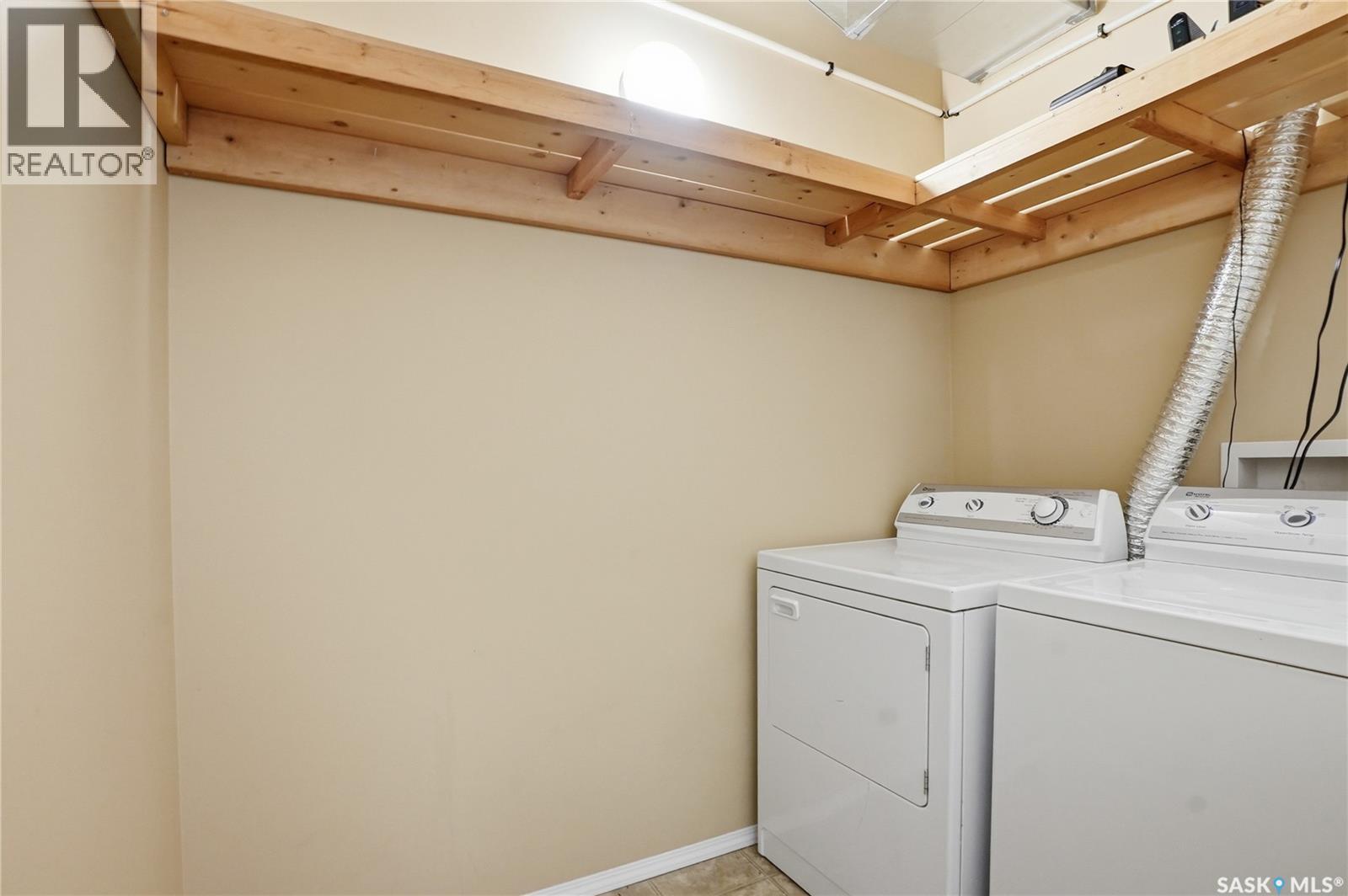 #313 333 Nelson ROAD - 32