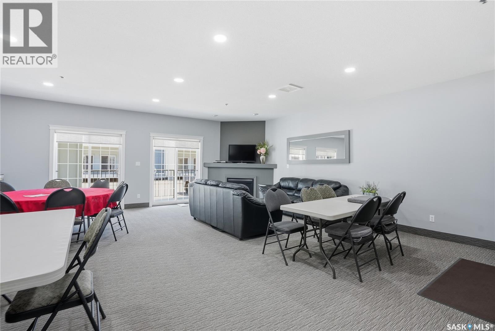 #313 333 Nelson ROAD - 41