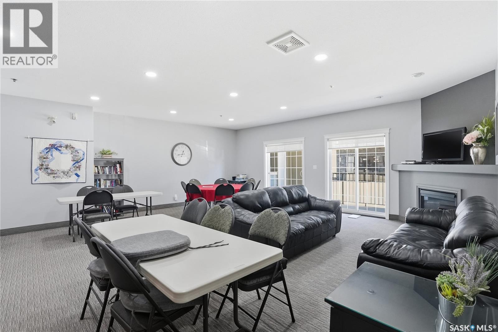 #313 333 Nelson ROAD - 42