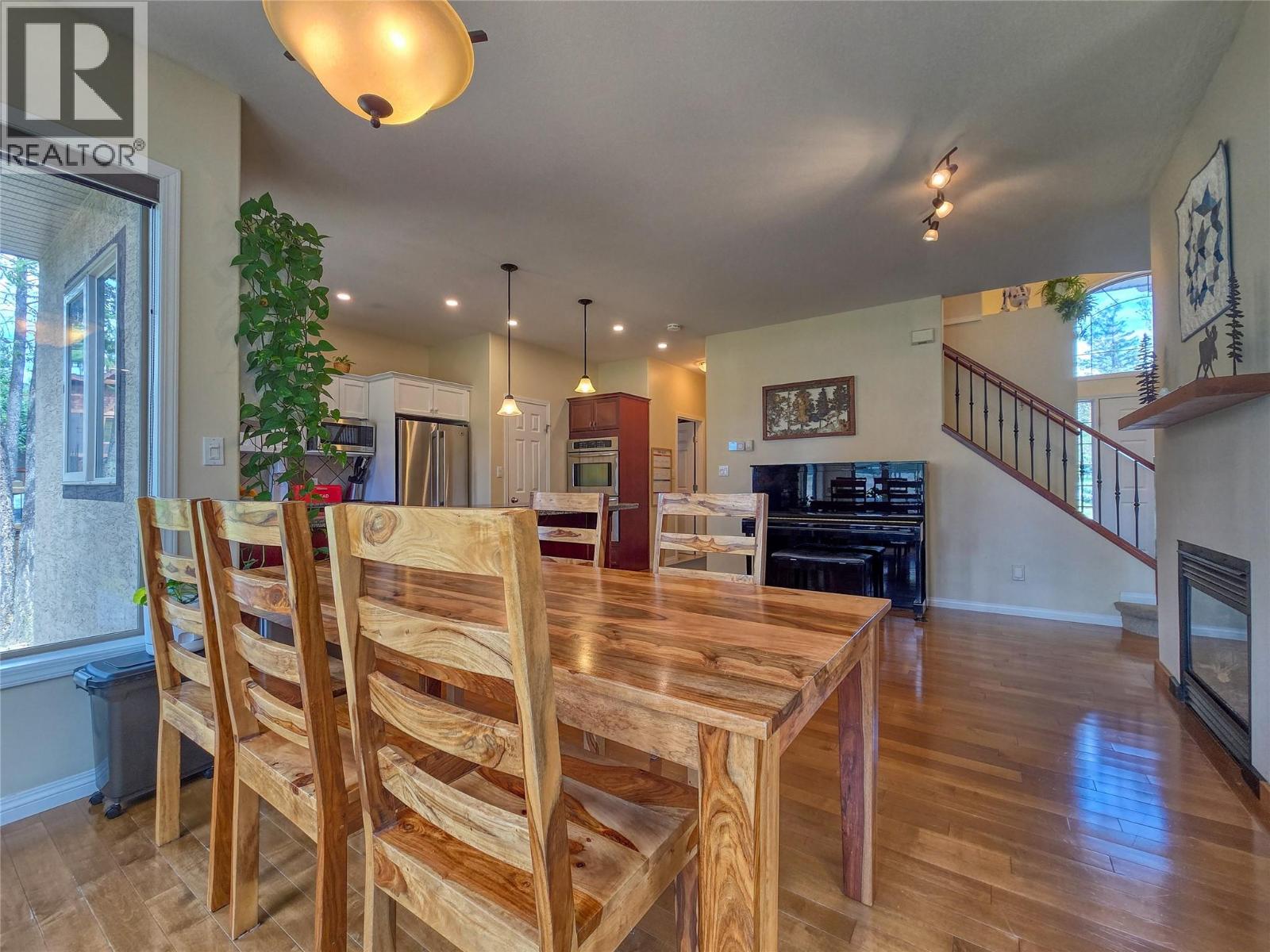 2568 SANDSTONE Green - 26