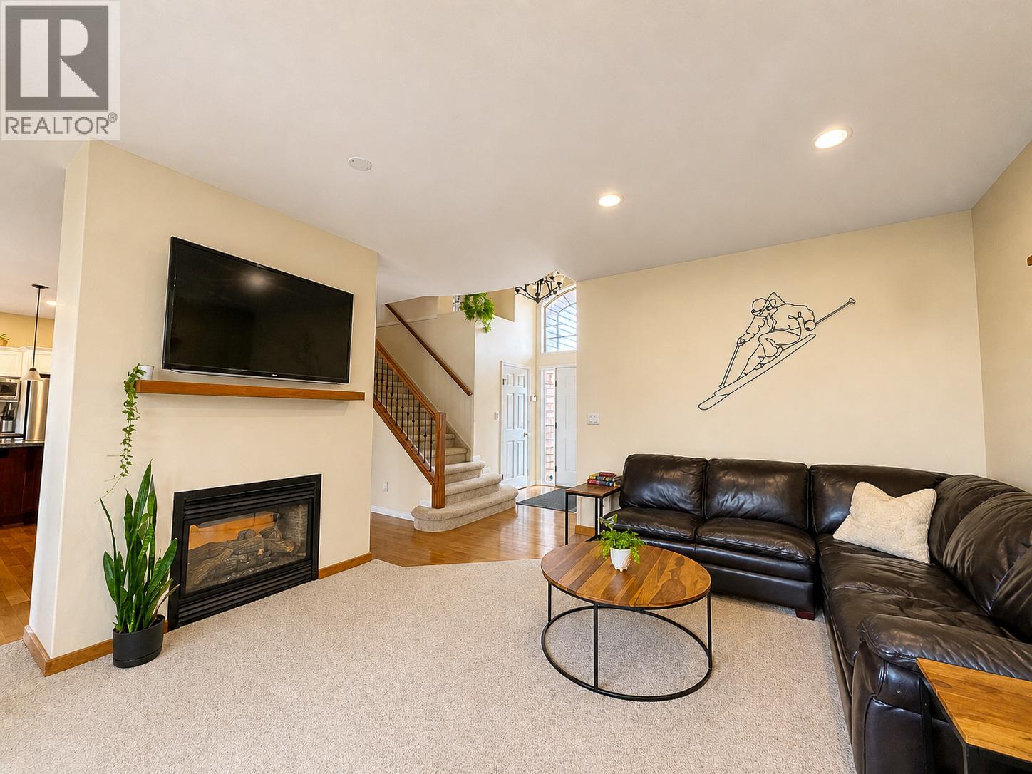 2568 SANDSTONE Green - 32