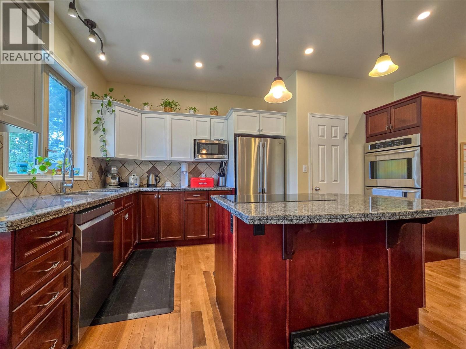 2568 SANDSTONE Green - 27