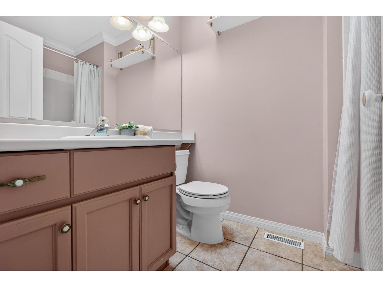 4 Bed, 3 Bath House for Sale in Abbotsford – 31515 SOUTHERN DRIVE, Abbotsford - Image 9