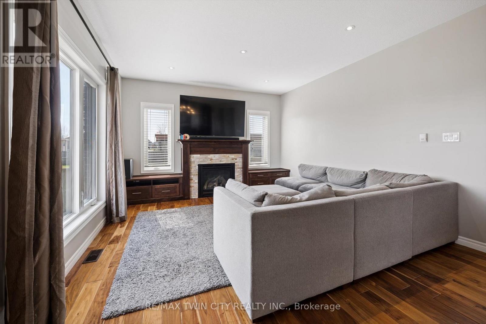 27 RIVER RUN ROAD - 17
