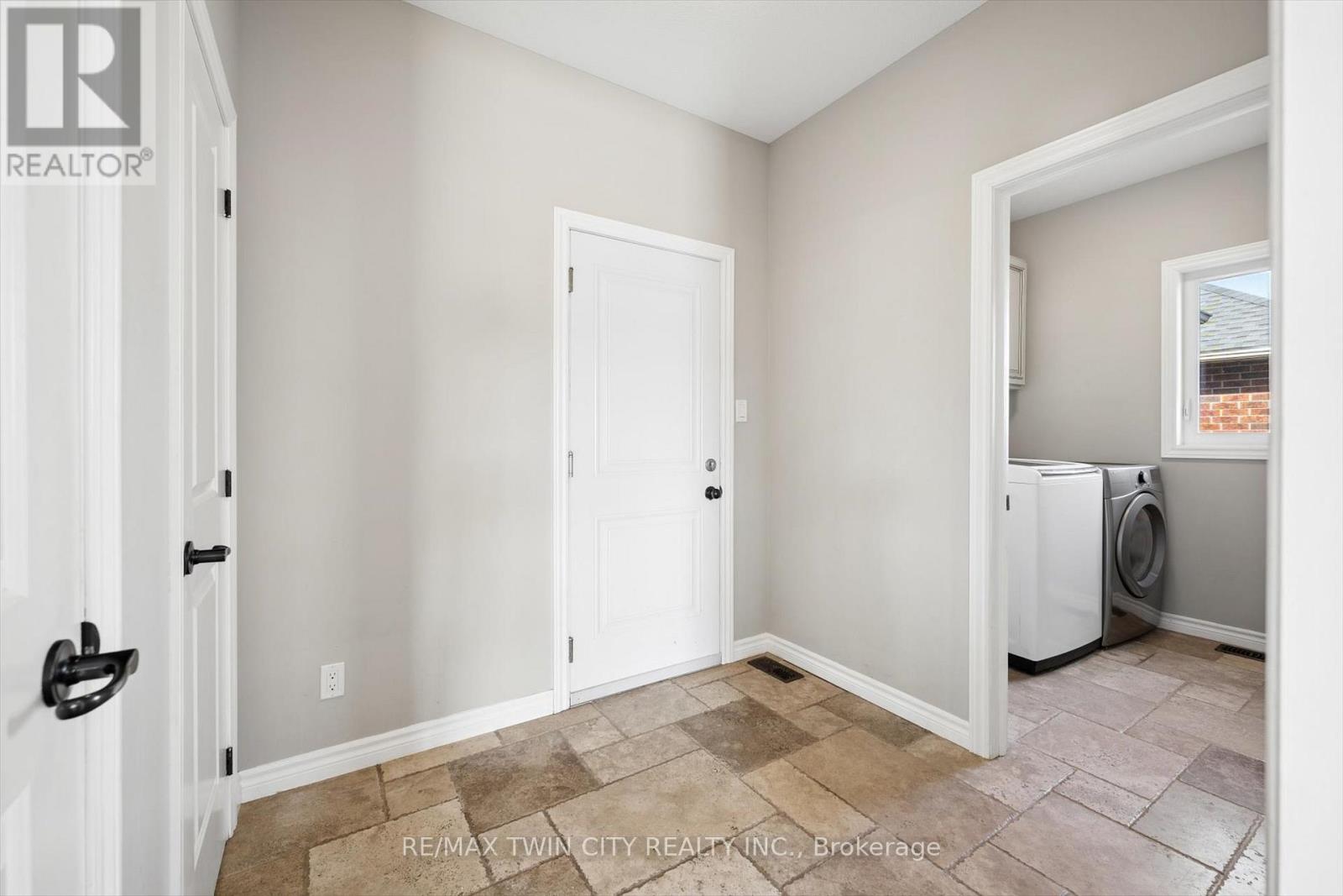 27 RIVER RUN ROAD - 31