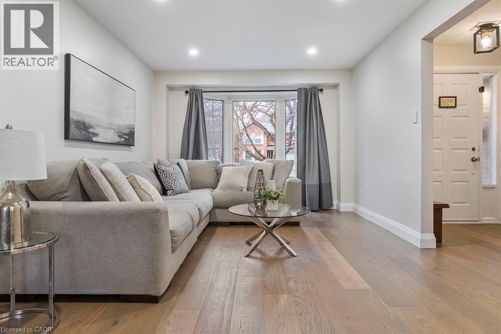 1 PARKWAY Place - 4