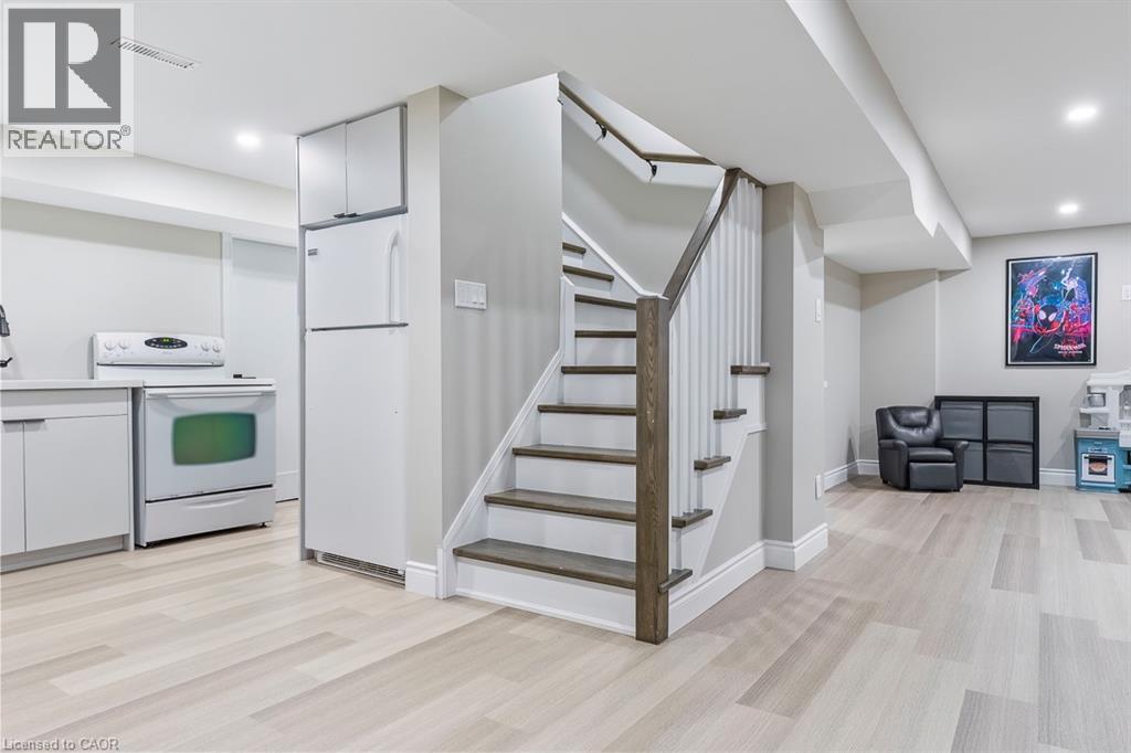 1 PARKWAY Place - 33