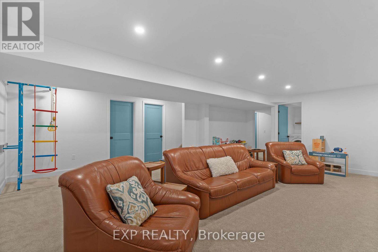 3195 BLESSINGTON ROAD - 33