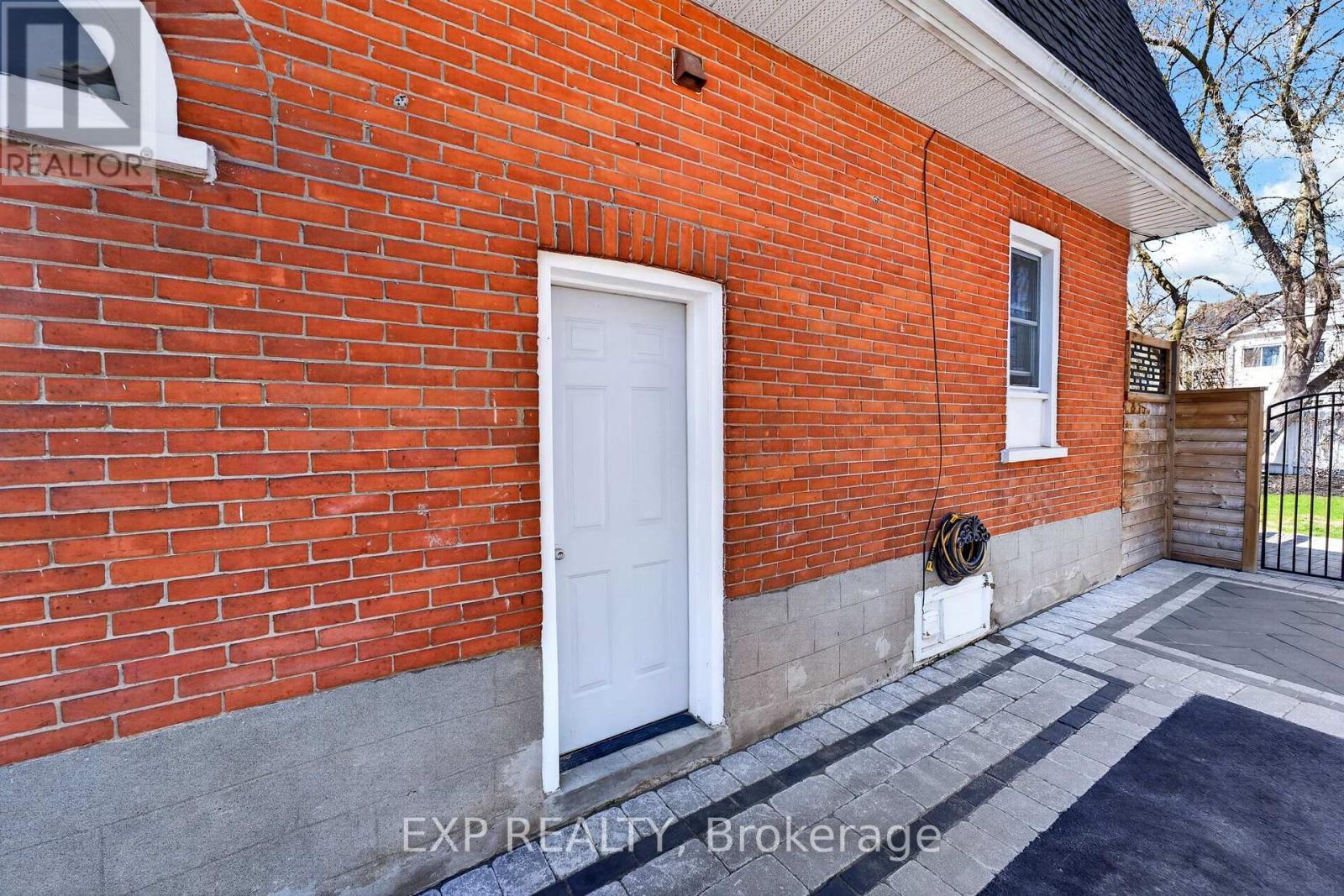 16 BURTON STREET - 26