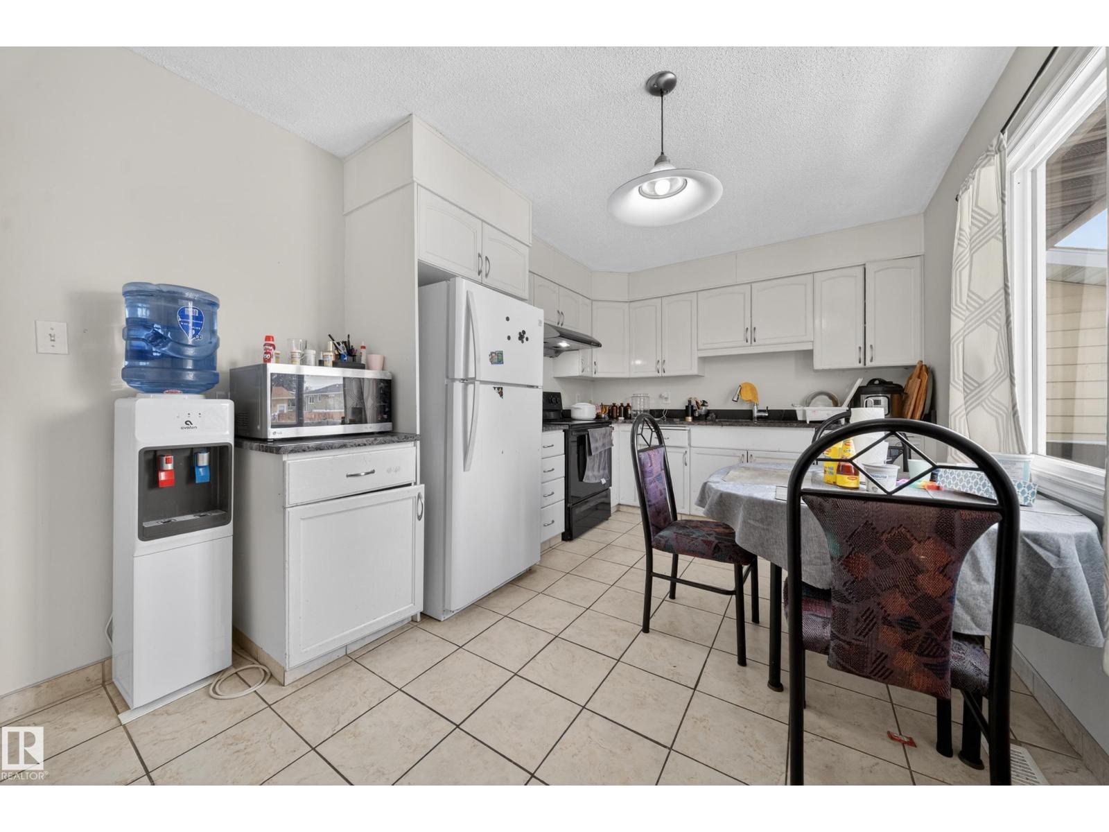 8312 29 AVE NW NW - 15