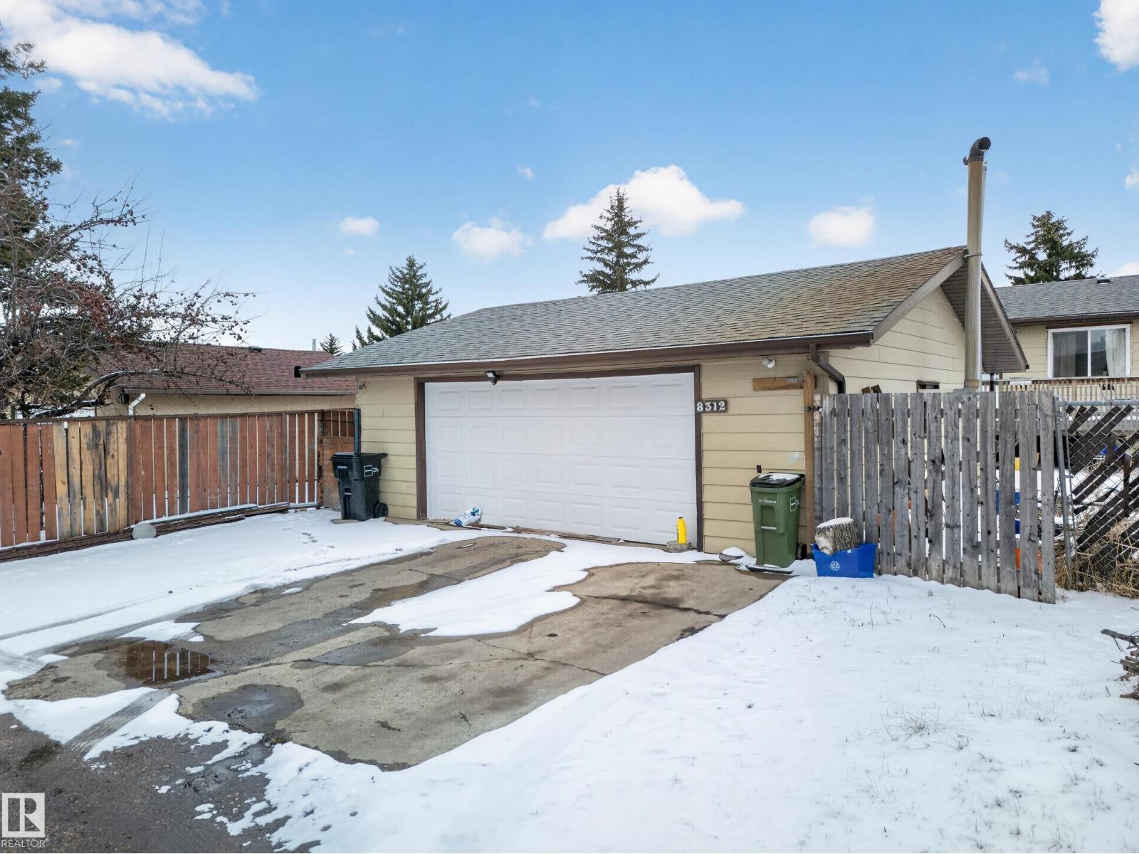 8312 29 AVE NW NW - 4