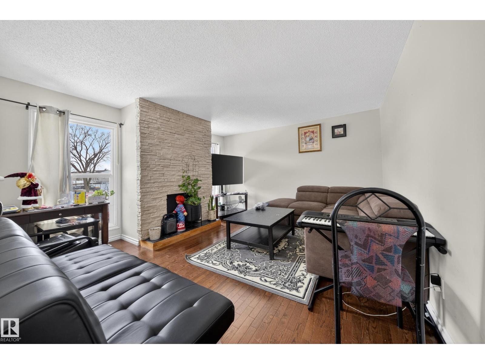 8312 29 AVE NW NW - 9