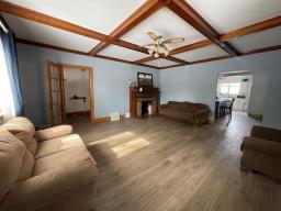 Workshop - 211 Hamilton Street, Neepawa, MB R0J1H0 Photo 11