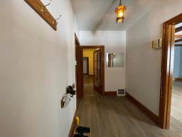 Den - 211 Hamilton Street, Neepawa, MB R0J1H0 Photo 9