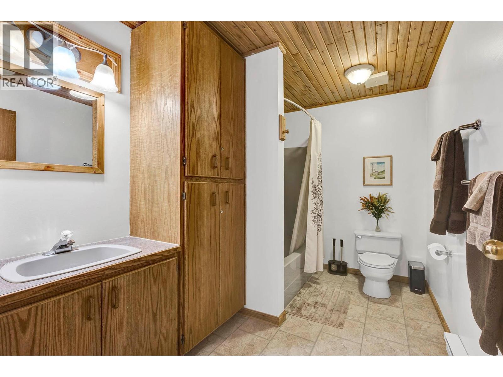 5305 Clearwater Valley Road - 44