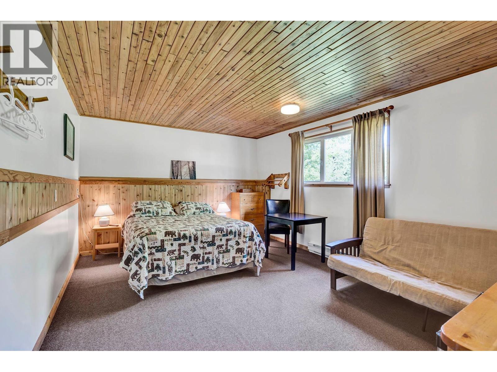 5305 Clearwater Valley Road - 38