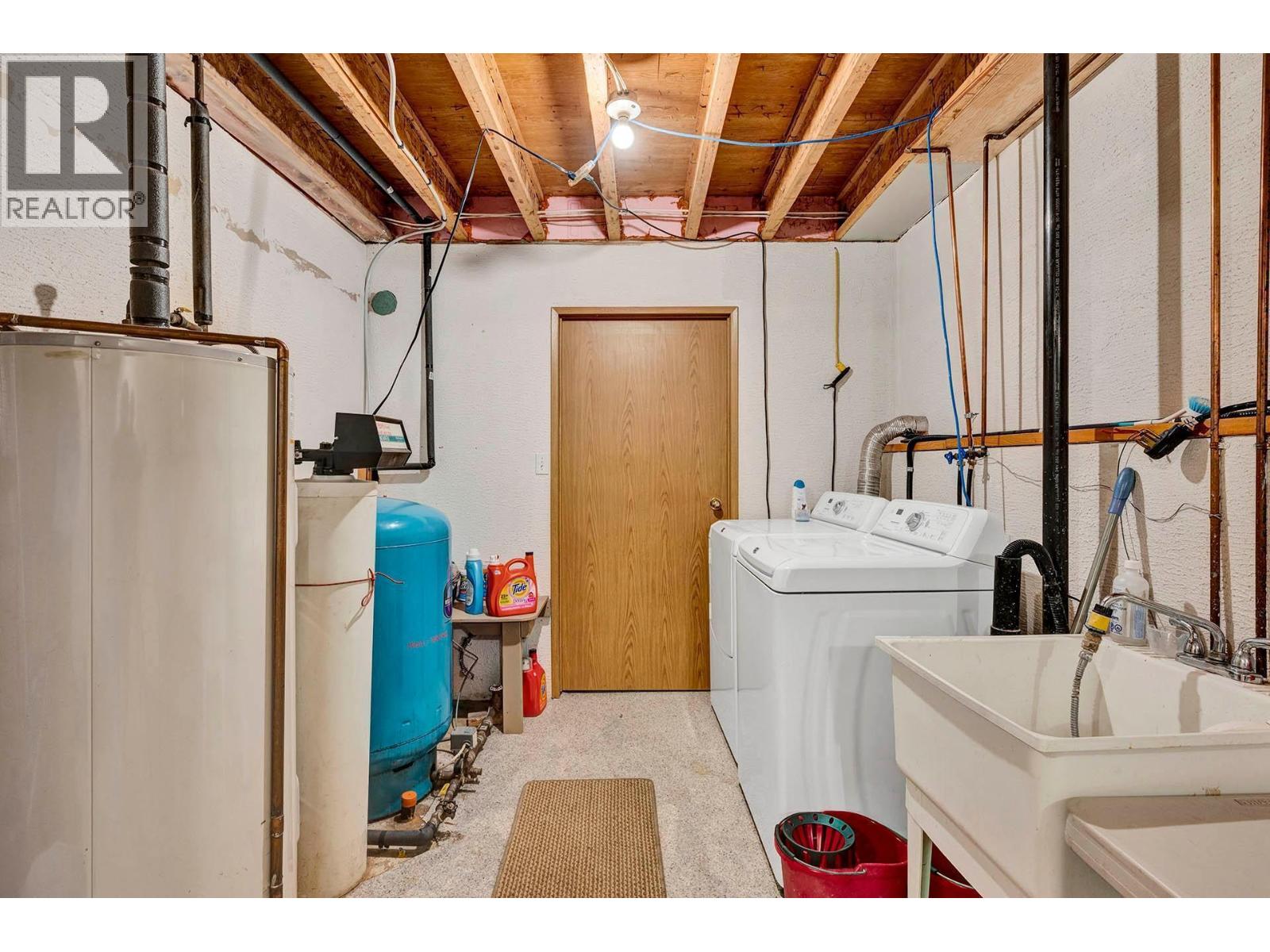 5305 Clearwater Valley Road - 46