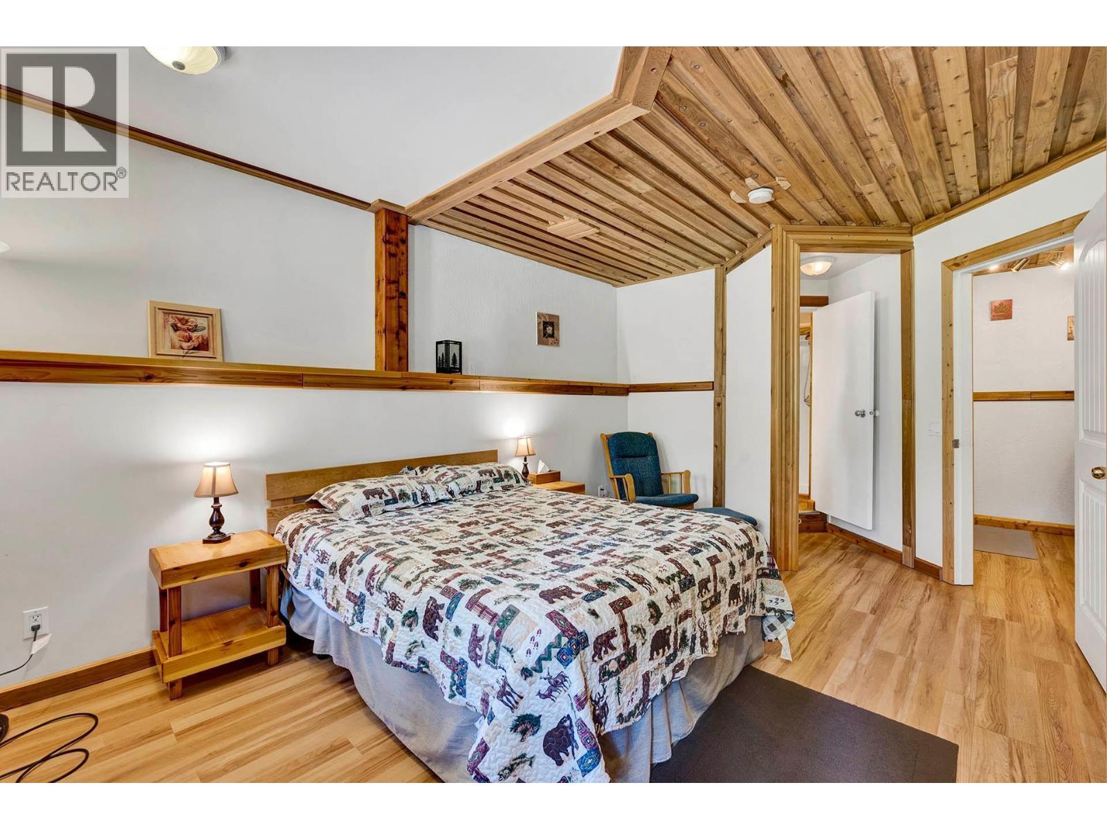 5305 Clearwater Valley Road - 40
