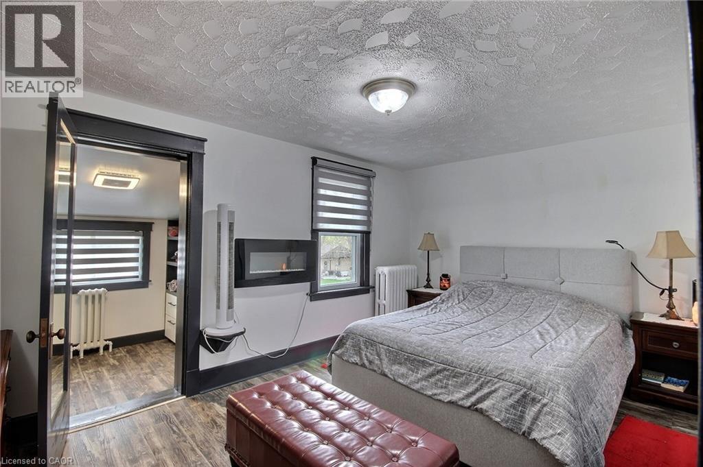 506 MAIN Street E - 8