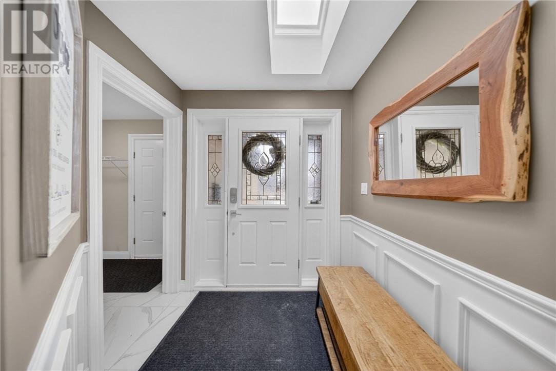 37 Forestdale Drive, Sudbury, Ontario, P3A5X1 — Photo 2