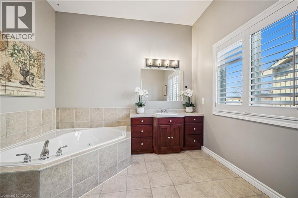 44 CRANE Crescent, Elmira, Ontario, N3B3M3 — Photo 30