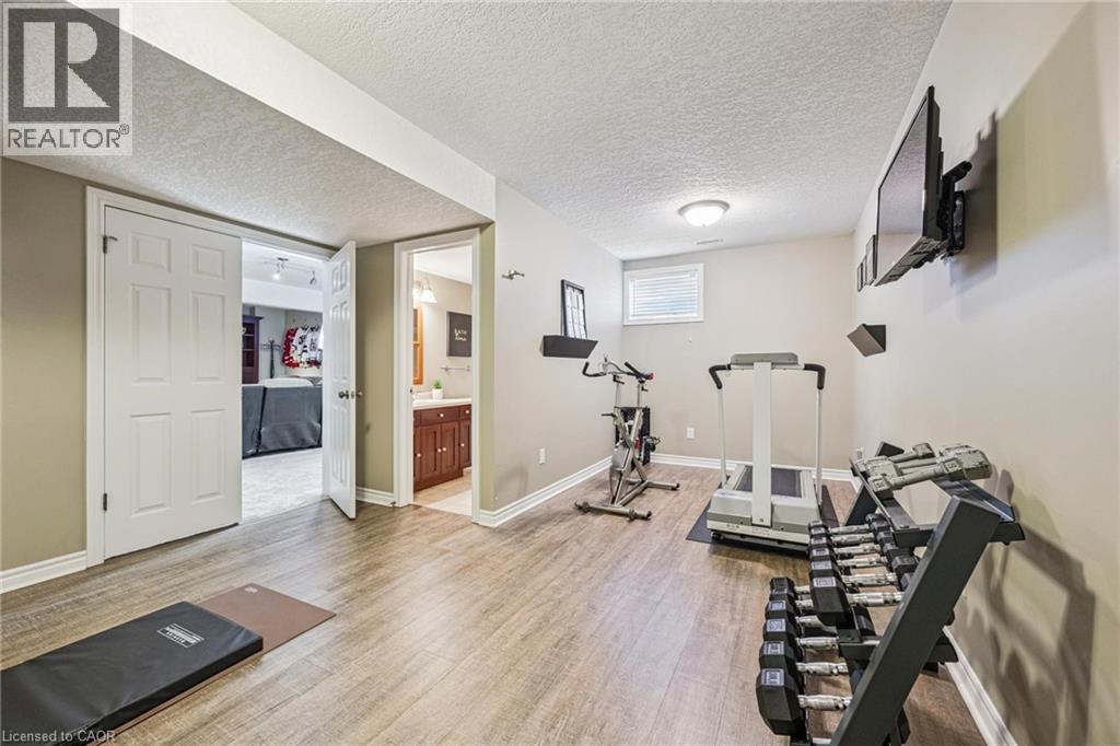 44 CRANE Crescent, Elmira, Ontario, N3B3M3 — Photo 6